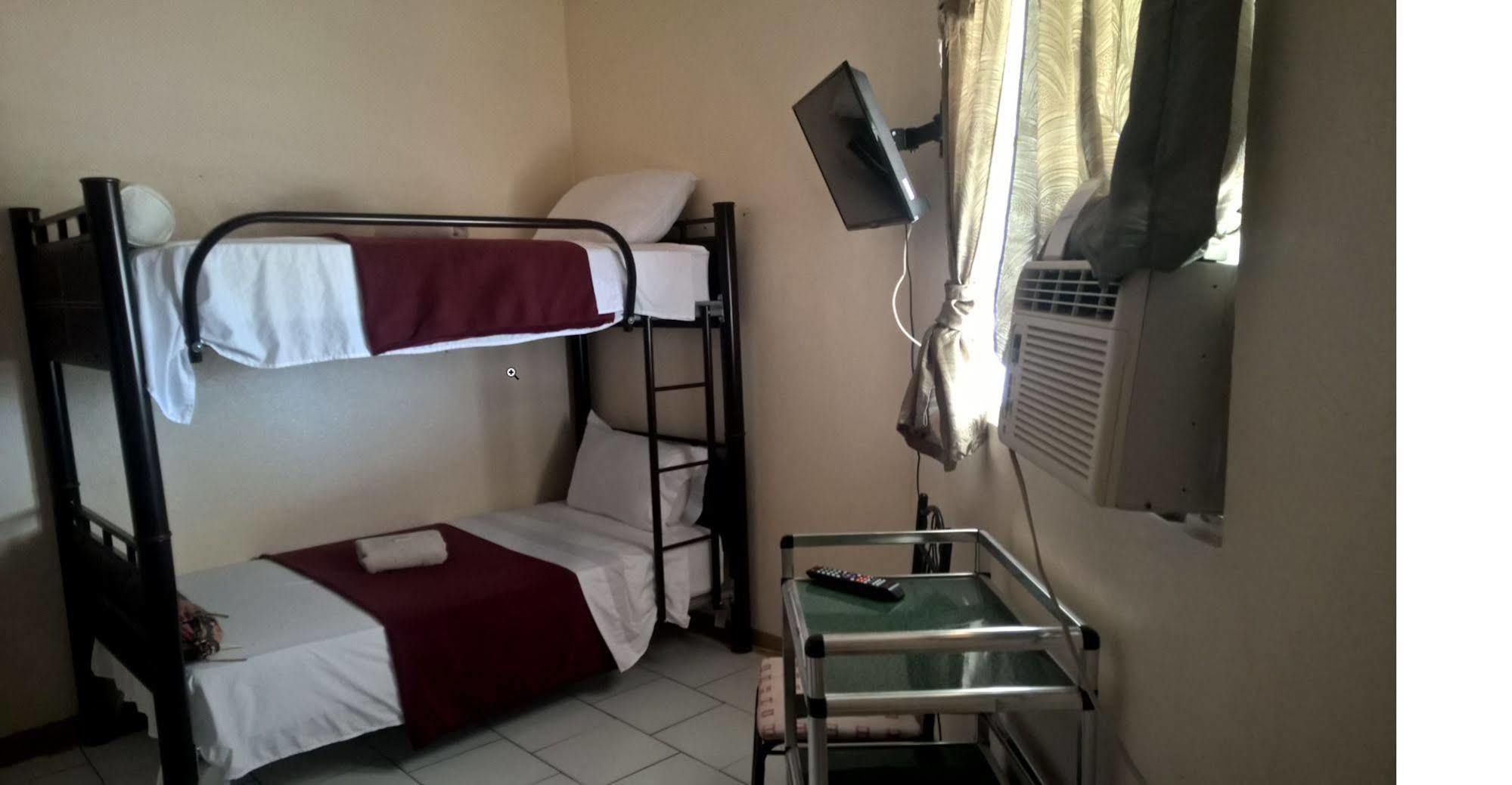 The Red Hut Inn Belize City Eksteriør bilde