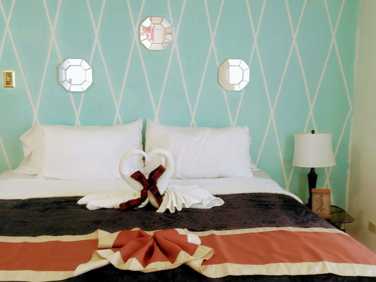 The Red Hut Inn Belize City Eksteriør bilde