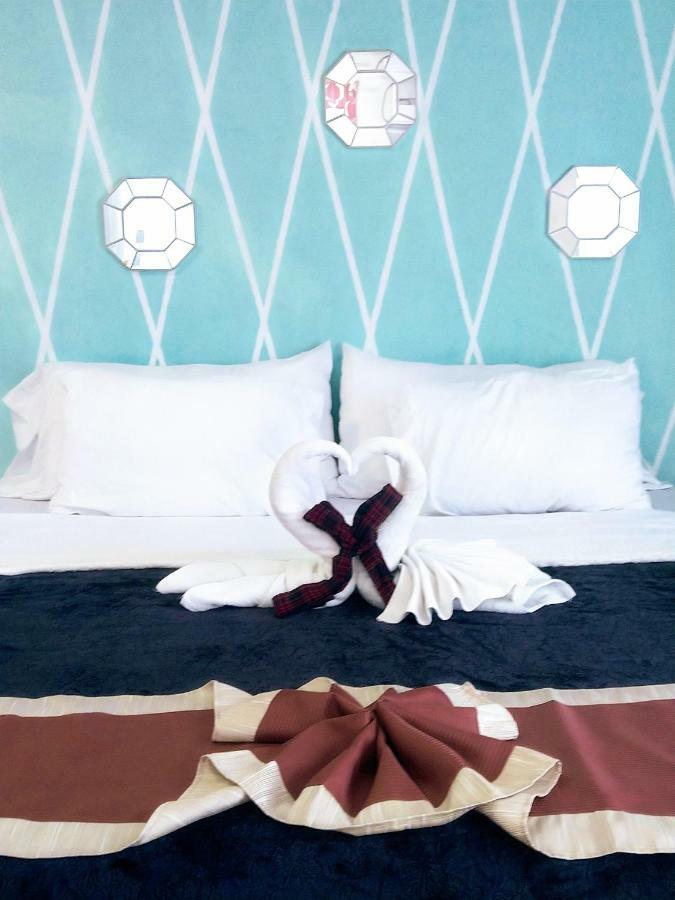 The Red Hut Inn Belize City Eksteriør bilde