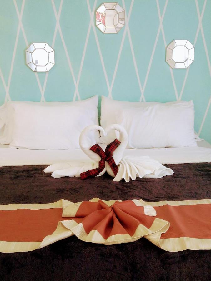 The Red Hut Inn Belize City Eksteriør bilde
